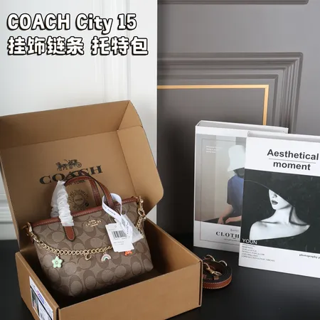 コーチ ハンドバッグ