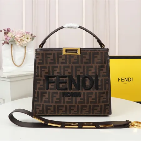 フェンディ ハンドバッグ