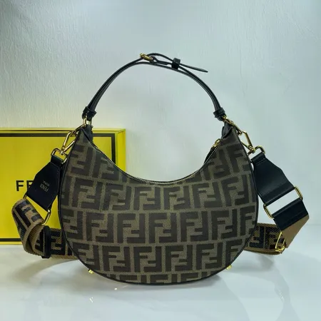 フェンディ ハンドバッグ