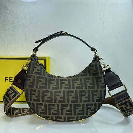 フェンディ ハンドバッグ