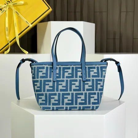 フェンディ ハンドバッグ