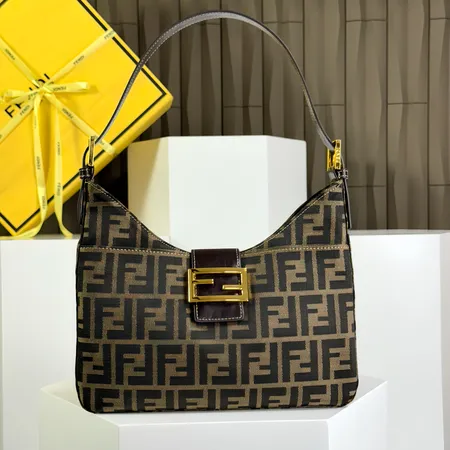 フェンディ ハンドバッグ