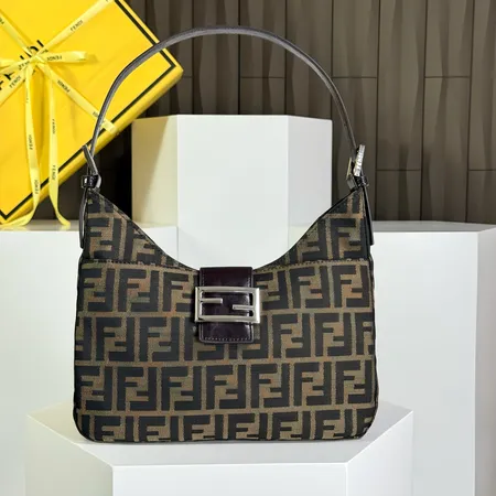 フェンディ ハンドバッグ