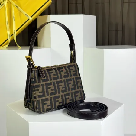 フェンディ ハンドバッグ