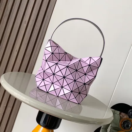 イッセイ ミヤケ ハンドバッグ