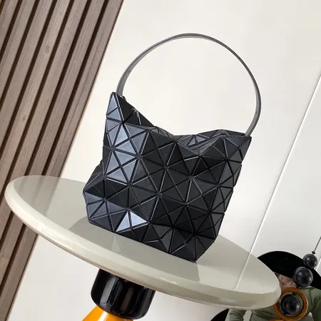 イッセイ ミヤケ ハンドバッグ