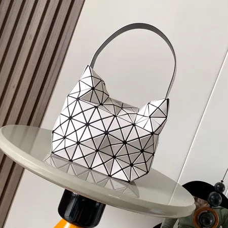 イッセイ ミヤケ ハンドバッグ