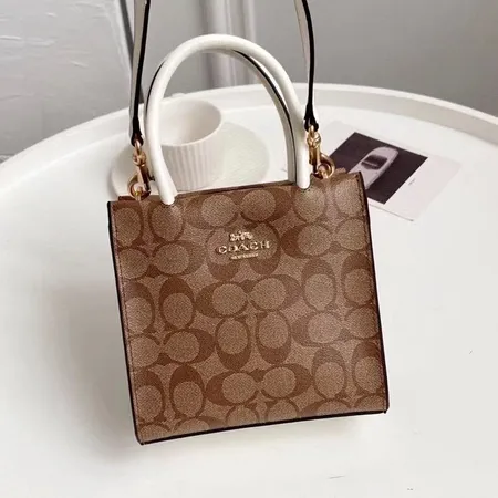 コーチ ハンドバッグ