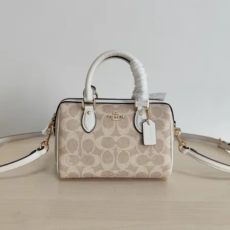 フェンディ ハンドバッグ