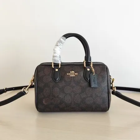 フェンディ ハンドバッグ