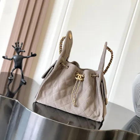 シャネル ハンドバッグ