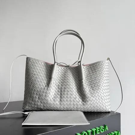 ボッテガ ヴェネタ ハンドバッグ