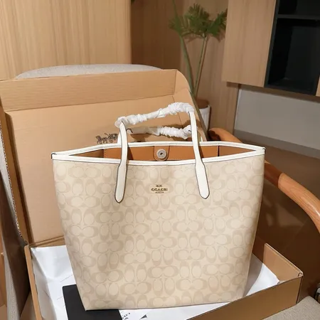 コーチ ハンドバッグ