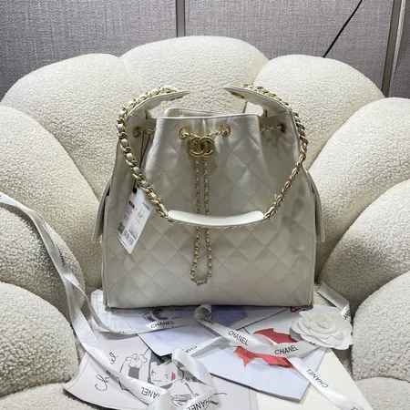 シャネル ショルダーバッグ