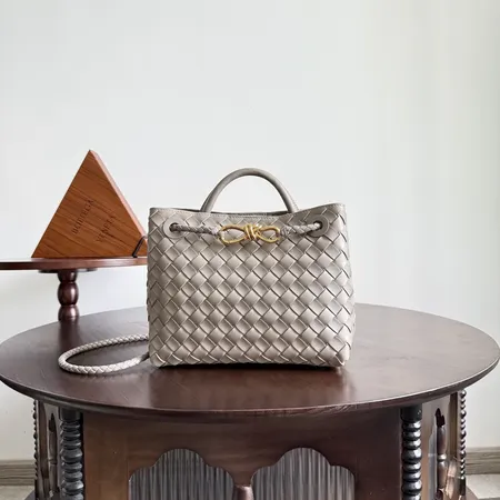 ボッテガ ヴェネタ ハンドバッグ