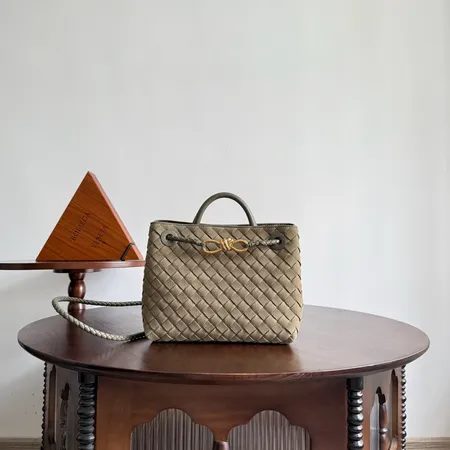 ボッテガ ヴェネタ ハンドバッグ