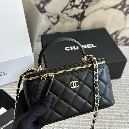 シャネル ショルダーバッグ