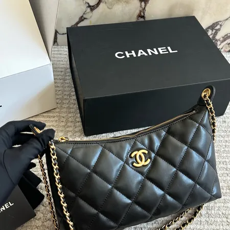 シャネル ショルダーバッグ