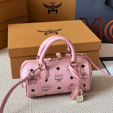 エムシーエム ショルダーバッグ