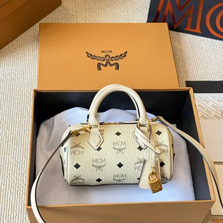 エムシーエム ショルダーバッグ