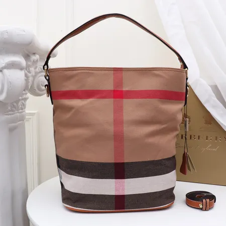 バーバリー ス ハンドバッグ