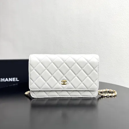 シャネル ショルダーバッグ