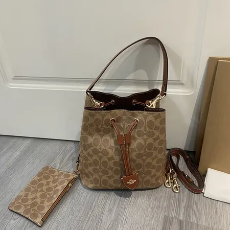 コーチ ハンドバッグ