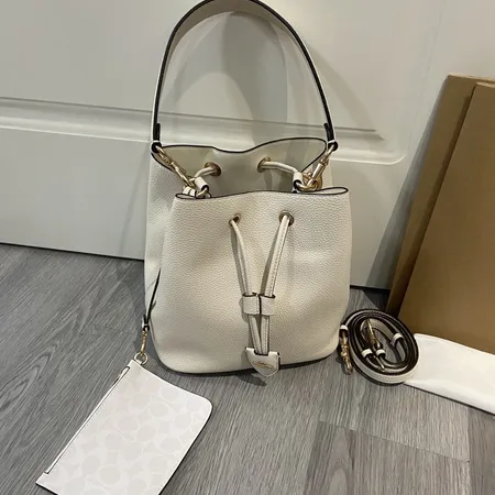 コーチ ハンドバッグ