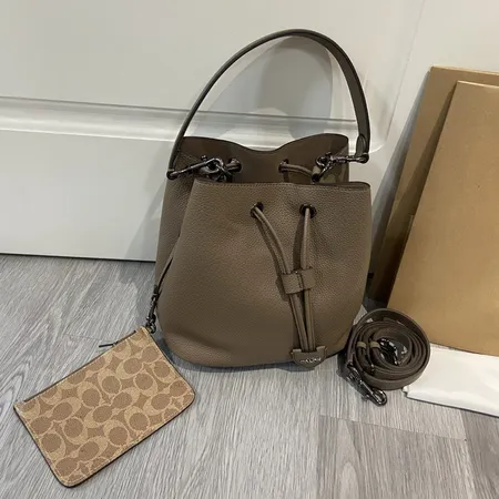 コーチ ハンドバッグ