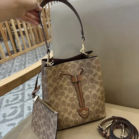 コーチ ハンドバッグ