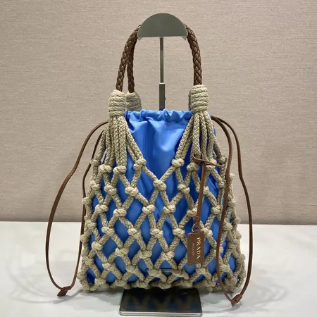 プラダ ハンドバッグ