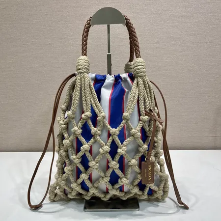 プラダ ハンドバッグ