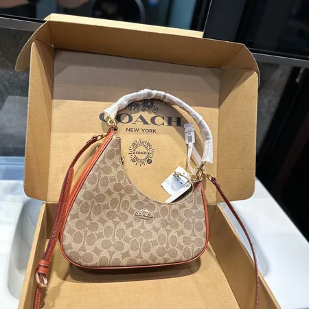 コーチ ハンドバッグ