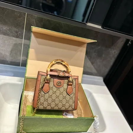 グッチ ハンドバッグ