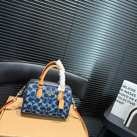 コーチ ハンドバッグ