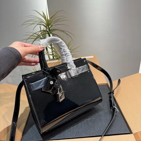 イブサンローラン ハンドバッグ