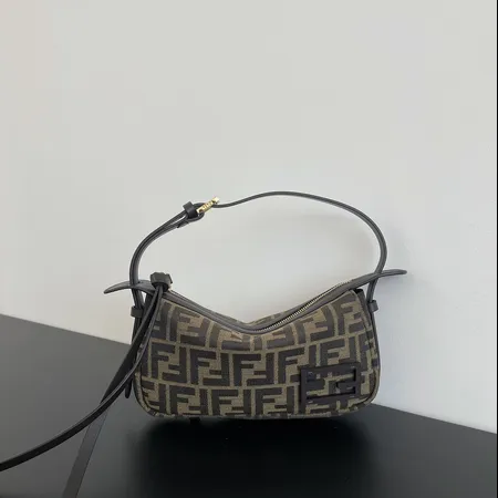 フェンディ ハンドバッグ