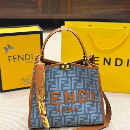 フェンディ ハンドバッグ