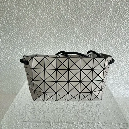 イッセイ ミヤケ ショルダーバッグ