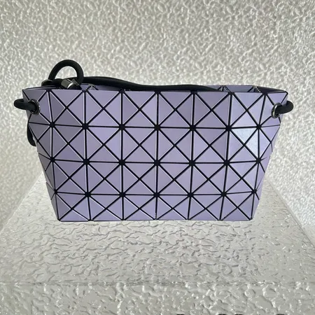 イッセイ ミヤケ ショルダーバッグ