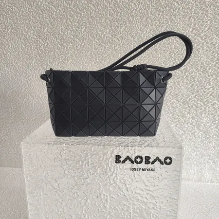 イッセイ ミヤケ ショルダーバッグ