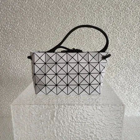 イッセイ ミヤケ ショルダーバッグ