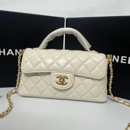 シャネル ショルダーバッグ