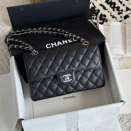 シャネル ショルダーバッグ