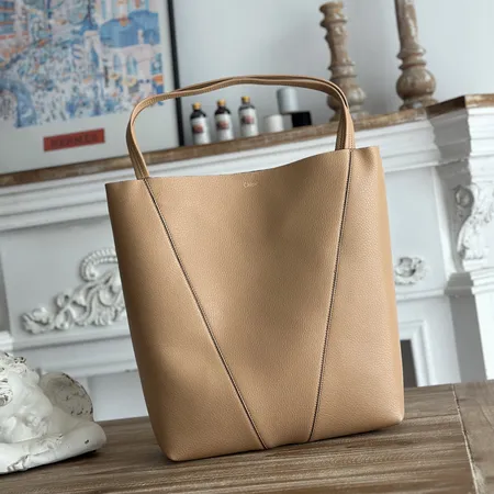 クロエ ハンドバッグ