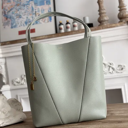 クロエ ハンドバッグ