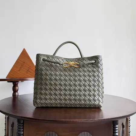 ボッテガ ヴェネタ ハンドバッグ