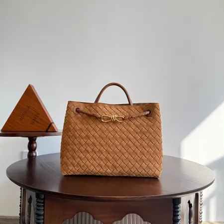 ボッテガ ヴェネタ ハンドバッグ