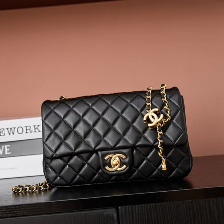 シャネル ショルダーバッグ