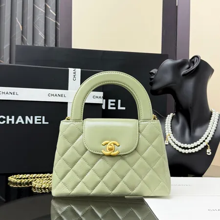 シャネル ハンドバッグ